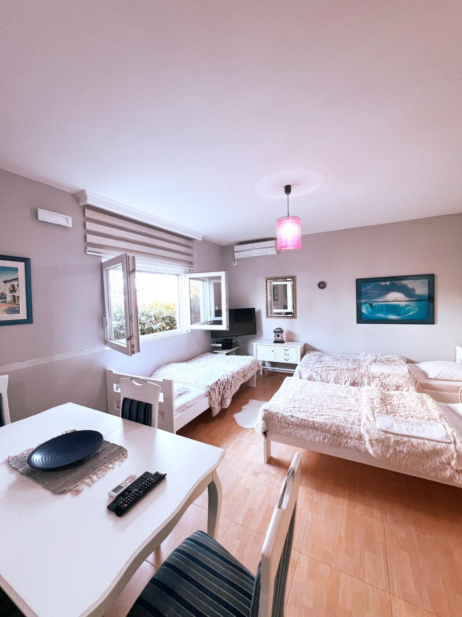 Apartments Aerodrom Podgorica Bagian luar foto